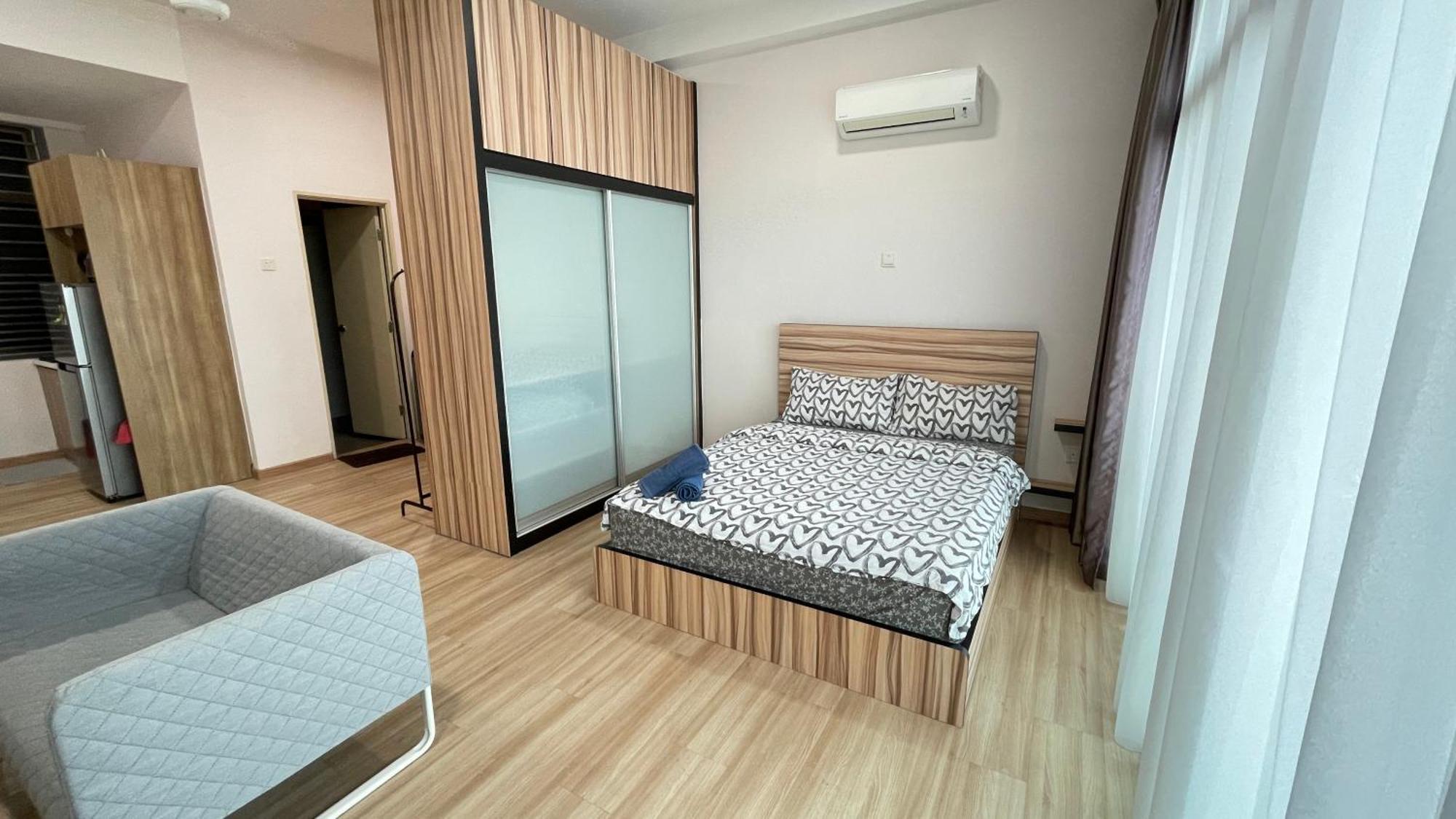 Palazio Serviced Apartment In Mount Austin Near Aeon Ikea Toppen Hsi Johor Bahru Exterior photo