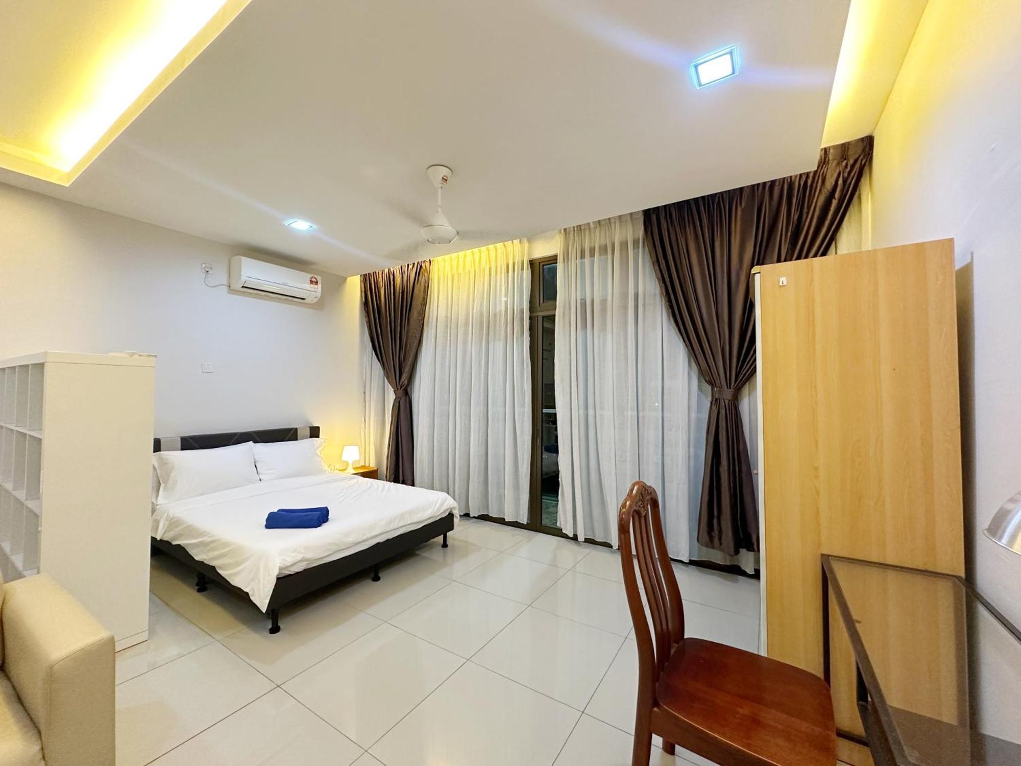 Palazio Serviced Apartment In Mount Austin Near Aeon Ikea Toppen Hsi Johor Bahru Exterior photo